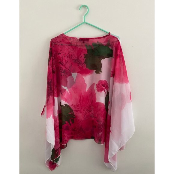 🌸SALE🌸 OFV PRINTED PONCHO - Picture 4 of 7